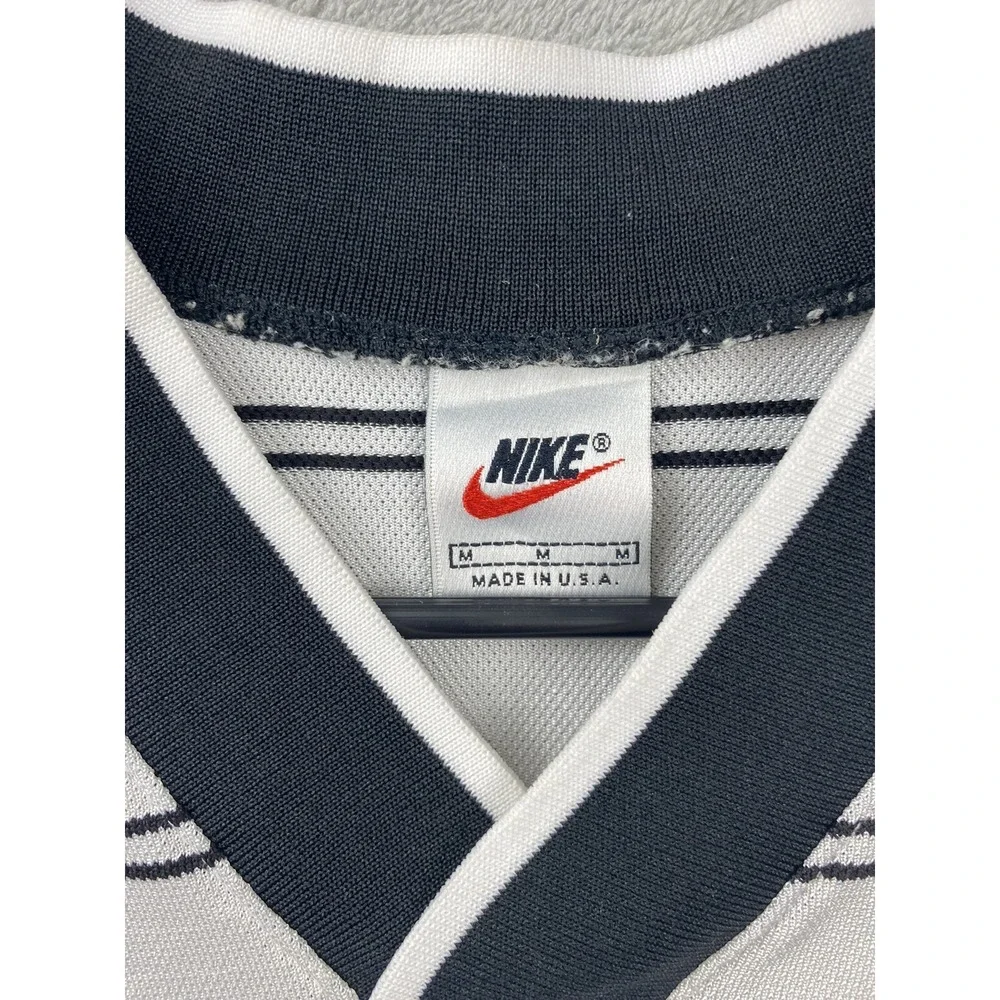 Nike Vintage Mens Medium Aquinas #10 White Jersey USA Made